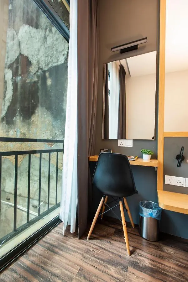 B Street Hotel George Town