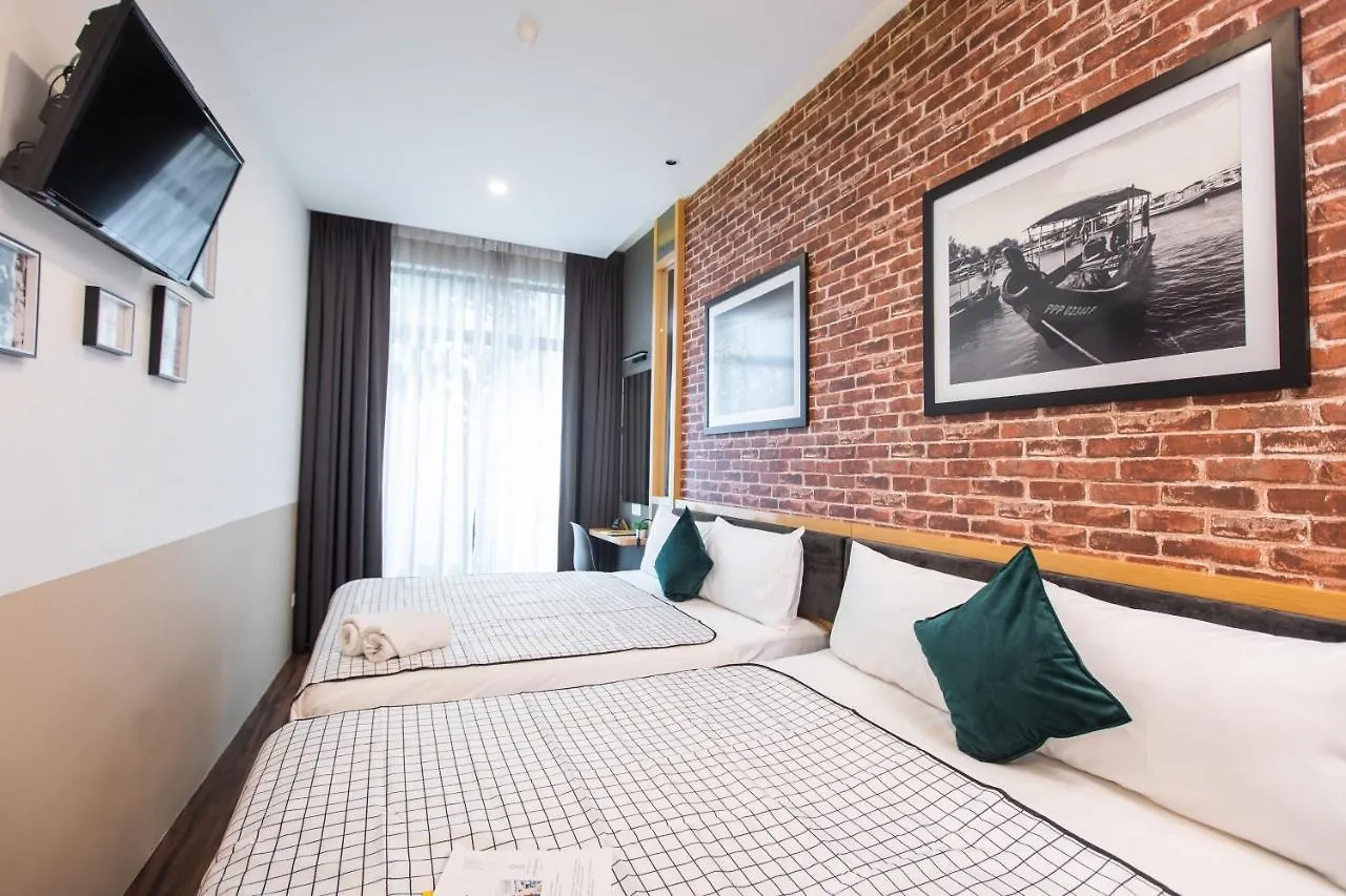 B Street Hotel George Town
