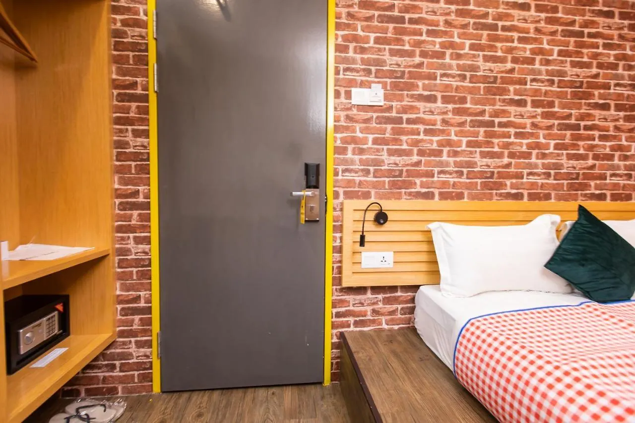 B Street Hotel George Town