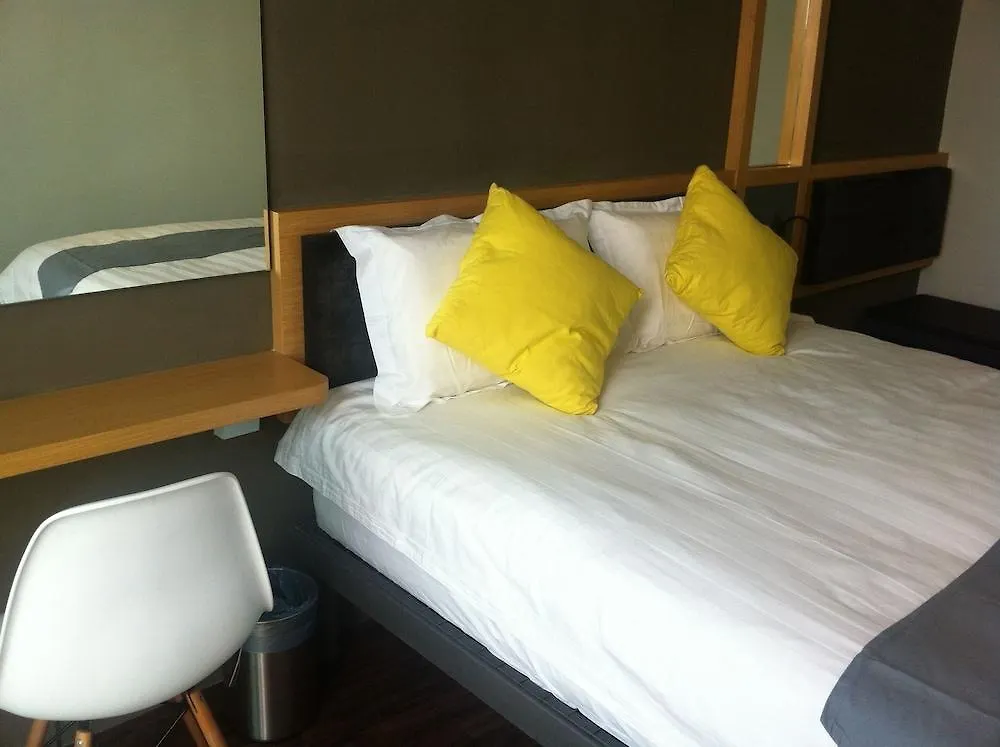 B Street Hotel George Town