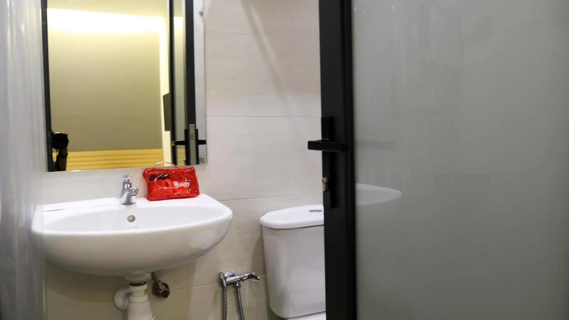 B Street Hotel George Town
