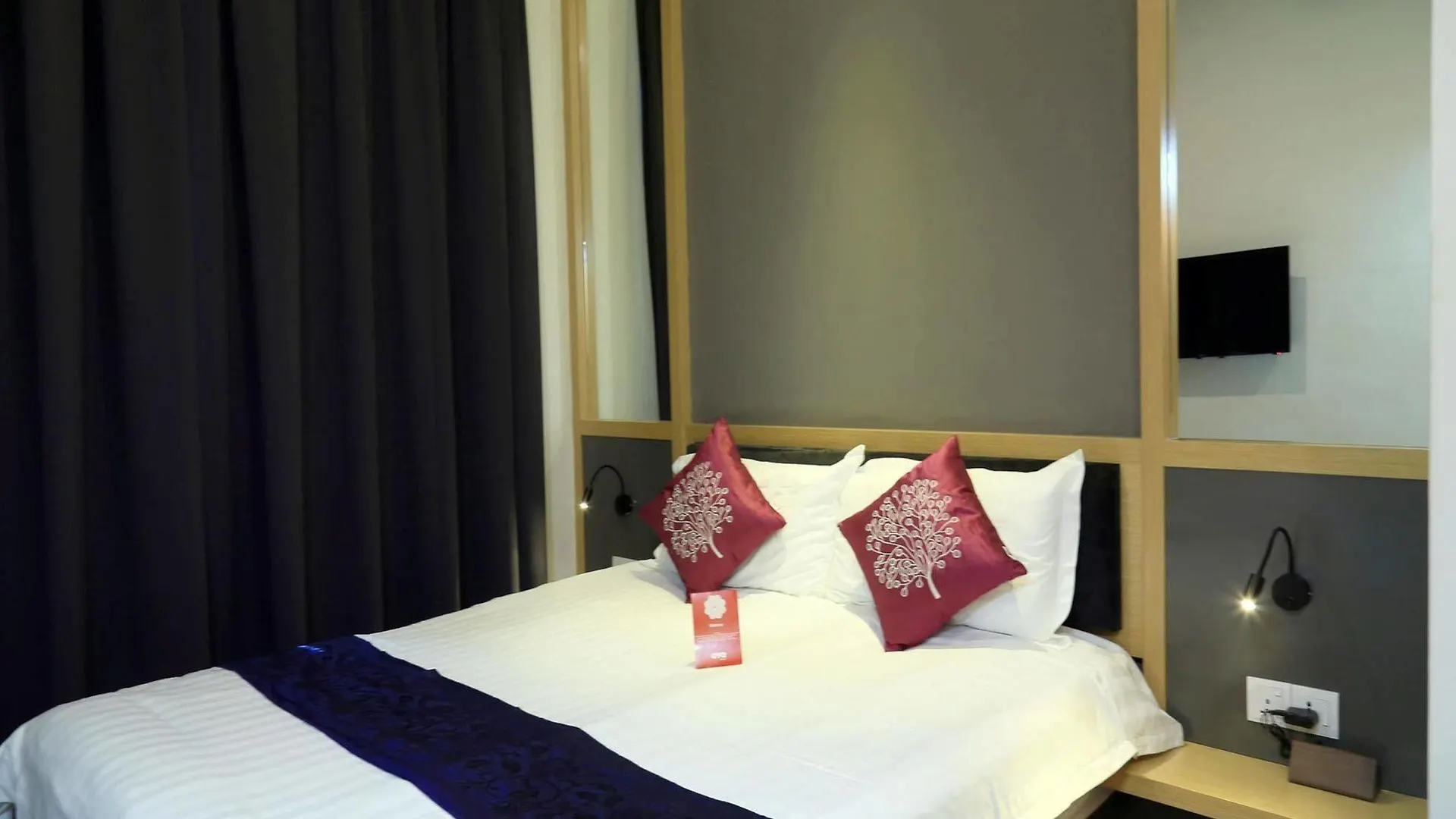 B Street Hotel George Town